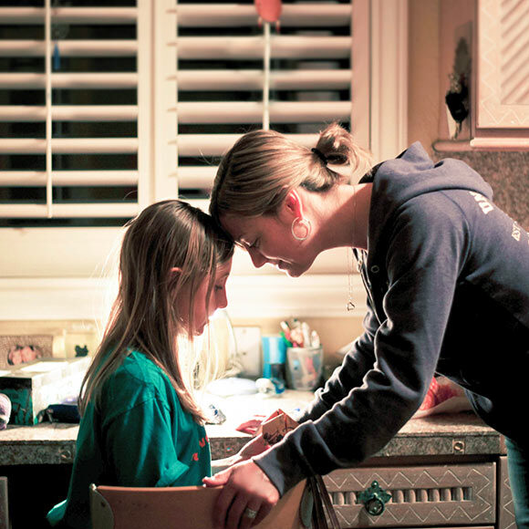 mother-daughter-desk